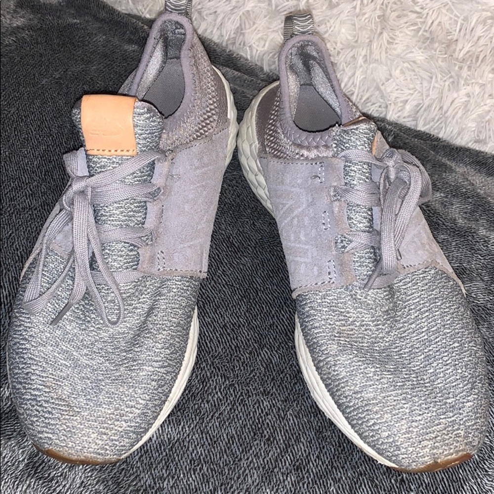 Size 9 woman’s new balance sneakers